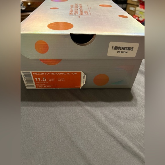 Nike Zoom Fly Mercurial Flyknit x
OFF-WHITE Black 2018 Men's 11.5.
AO2115-001 - Picture 9 of 11